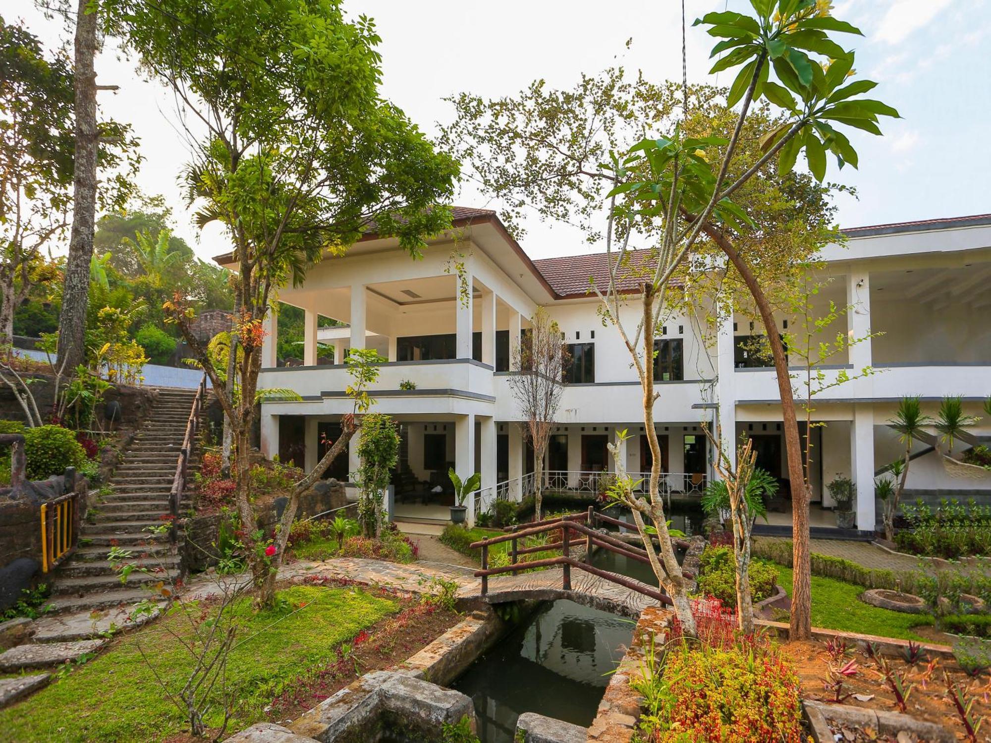 Hotel O Puncak Bogor Near Taman Safari Exterior photo